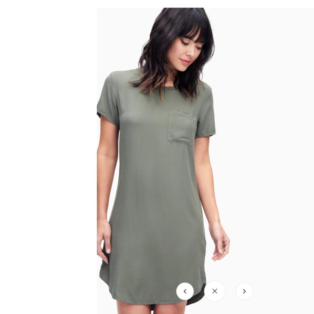 ❌ SOLD ❌ NWT Splendid - Pocket Tee Dress in color Moss Size M